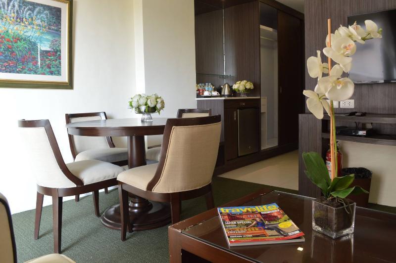 Stradella Hotel Cainta Bagian luar foto